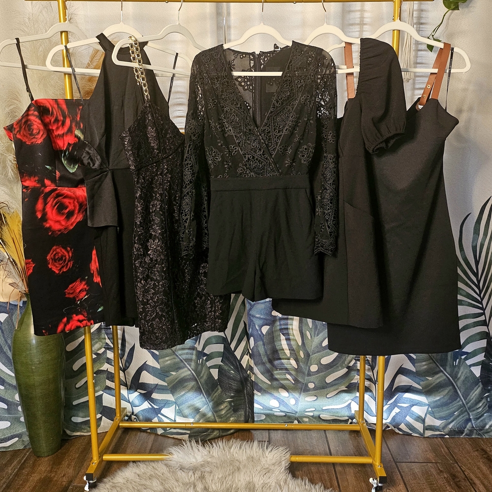 Guess by Marciano Dresses with Black and Red Floral Patterns